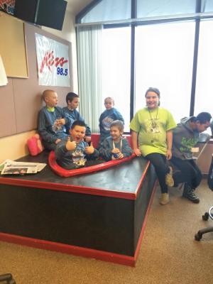 Forestville Elementary Students at the Kiss 98.5 Studio
